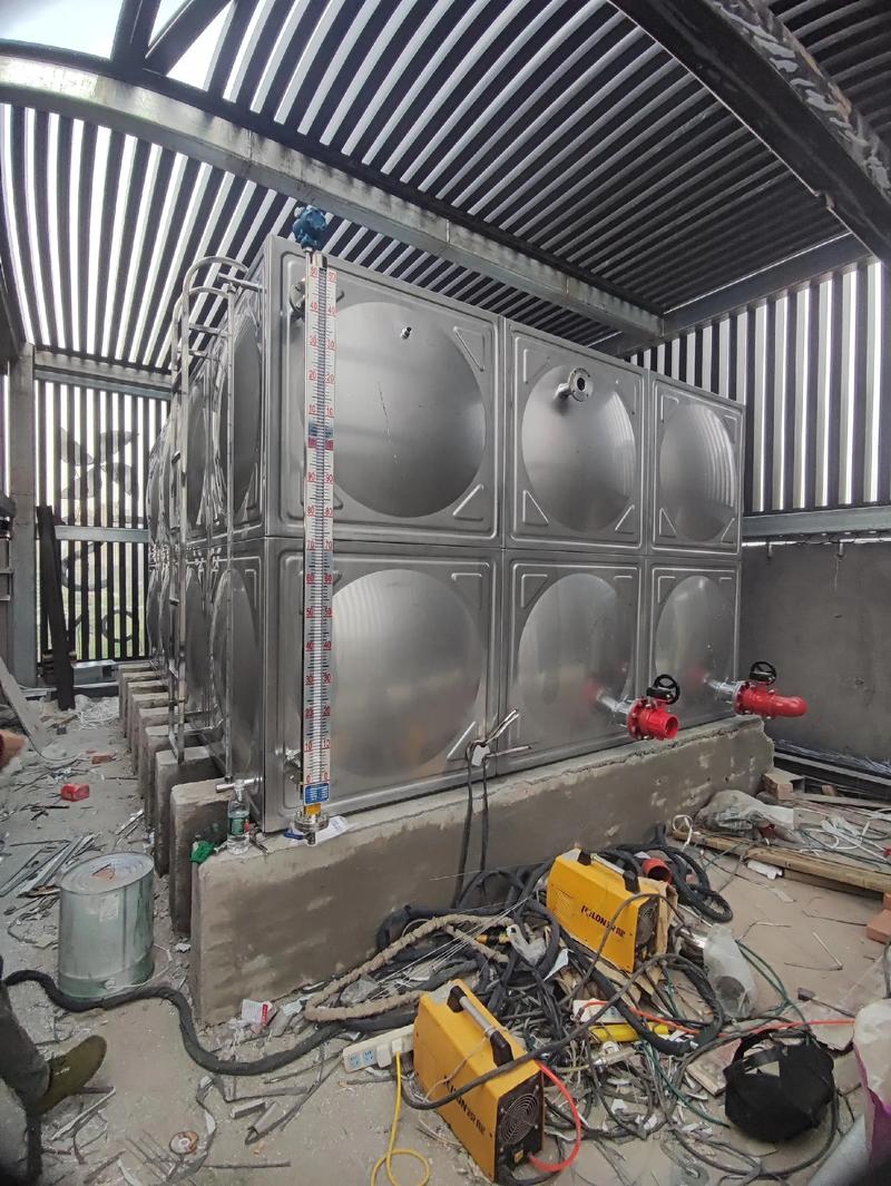 上熱門話題#不銹鋼水箱 #施工現(xiàn)場實拍 #消防工程