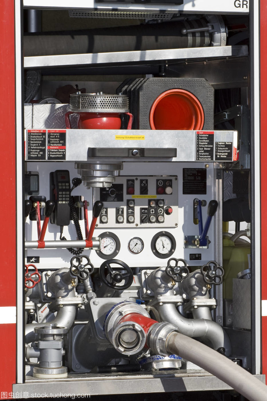 Fire brigade,消防車(chē),fire engine,manometer,pressure reading,電話,telephone,phone,inside,電子產(chǎn)品,electronics,工程學(xué),engineering,室內(nèi),interior,開(kāi)關(guān),switch,水泵,pump,Scale,indication,廣告,advertisement,Feuerwehrfahrzeug,feuerwehrausr?stung,pumpautomat,Drehrad,drehr?der,verschlu